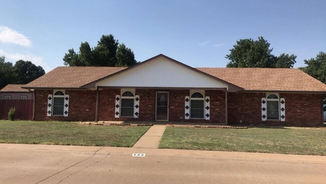 Building Photo - 132 N Rimrock Rd