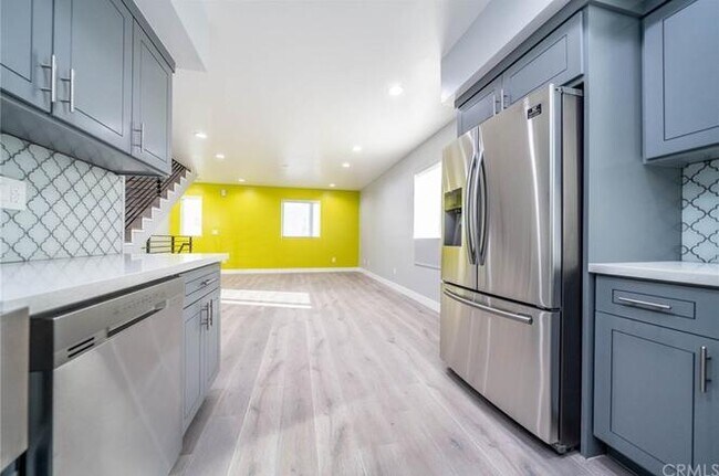 Photo - 4820 St Charles Pl