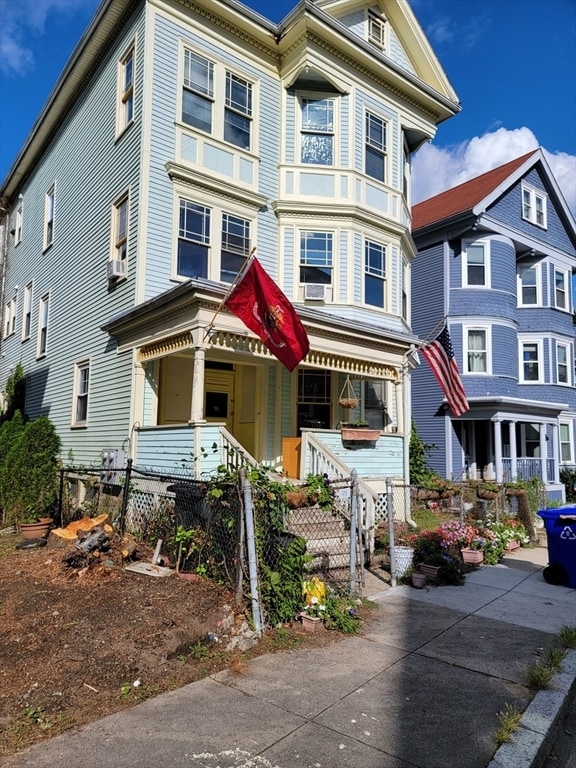 Building Photo - 67 Hillside St Unit 1