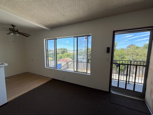 Building Photo - 9315 San Vincente Ave