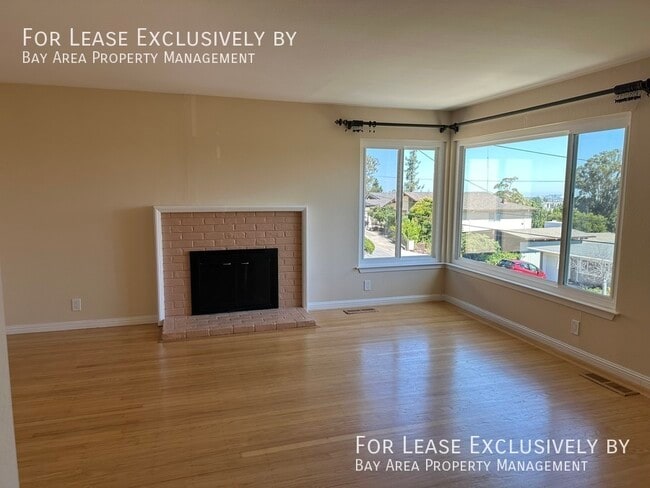 Photo - Gorgeous and updated 3/2 with bonus room S...