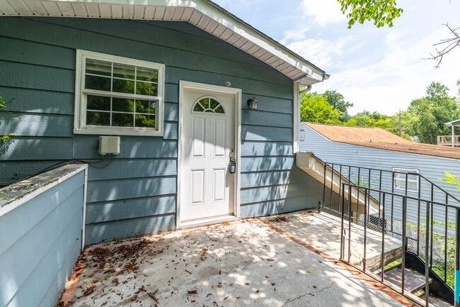 Photo - 204 Wynn Ave