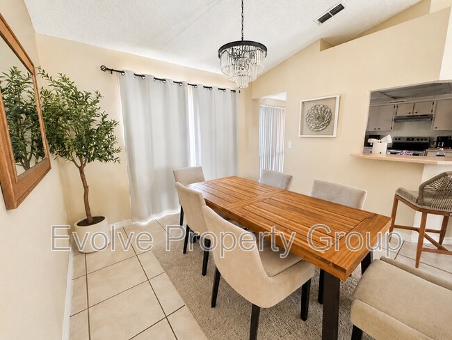 Photo - 81 Parkview Dr