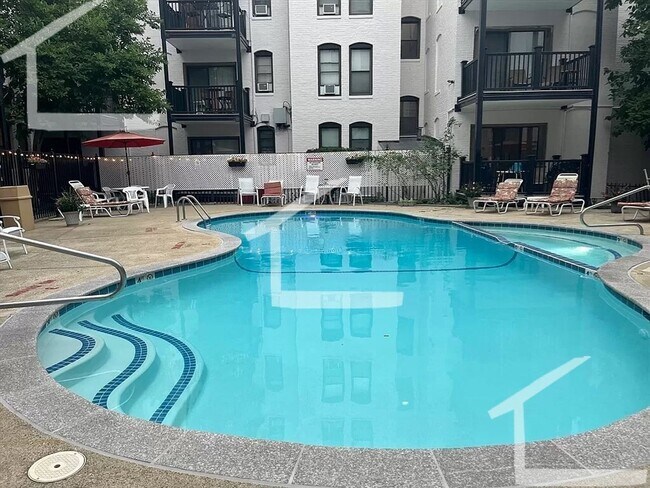 Photo - 2 Commonwealth Ct