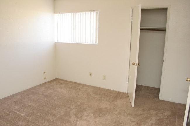 Parker Avenue Townhouse Apartments