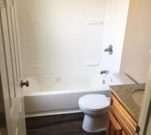 Photo - 831 E Burnett Ave