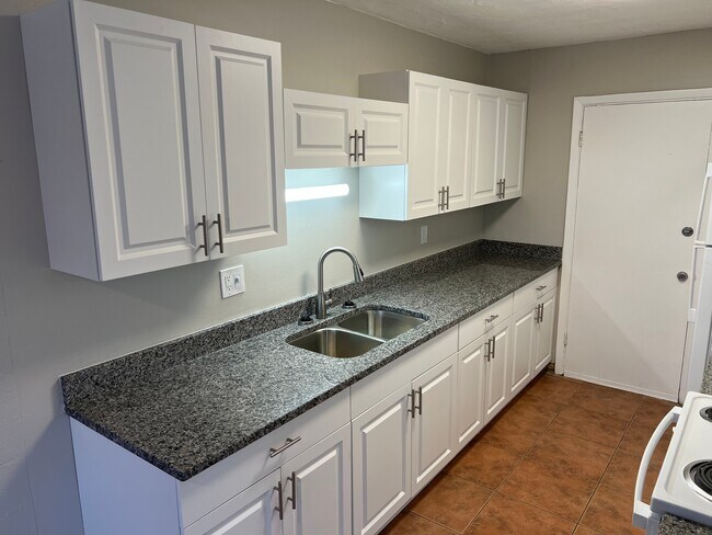 Photo - 1280 Druid Road