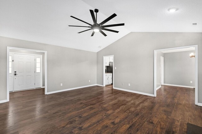 213 E Ridge Ct