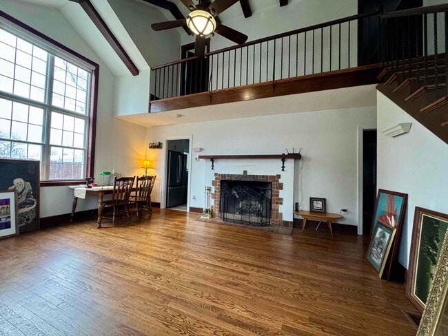 Photo - 1204 E Main St