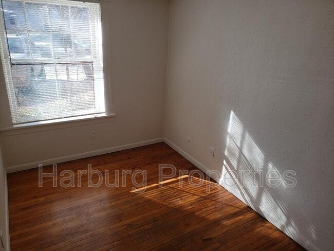 Photo - 856 Garfield Ave