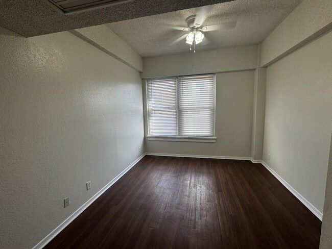 Photo - 103 E Central Ave