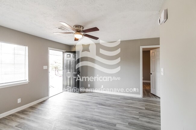 Photo - 109 Colbert Blvd