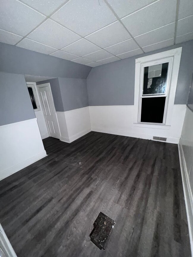 Photo - Beautiful 2 Bed 1 Bath APARTMENT PENDING