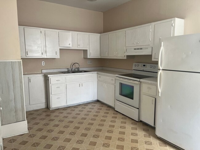 Photo - LARGE 3 BEDROOM 2 BATH HOME IN DOWNTOWN RO...