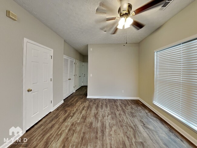 Photo - 1685 Camden Forrest Way