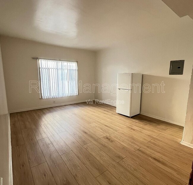 Photo - 619 Normandie Ave Unit 18