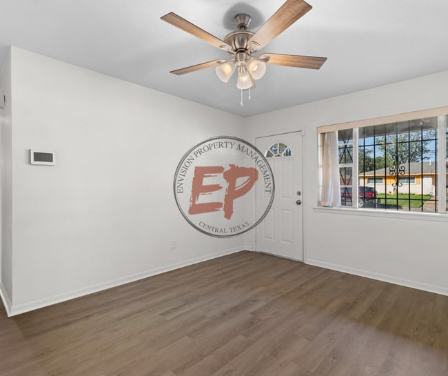 Photo - 2017 Broadway St