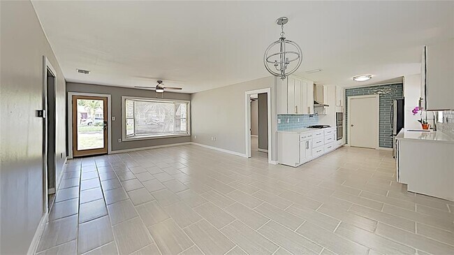 4511 S Gaines Rd