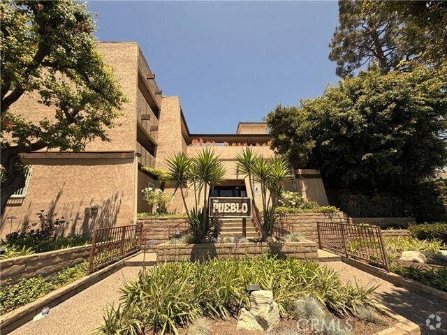 Building Photo - 2501 W Redondo Beach Blvd Unit 240 Rental