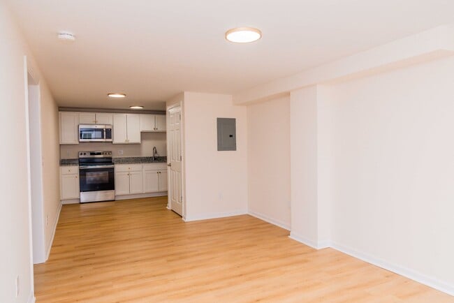 Building Photo - 103 Cresap Rd Unit Apt #D