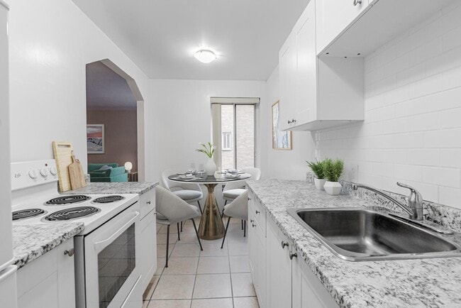 Photo - 117 Old Forest Hill Road