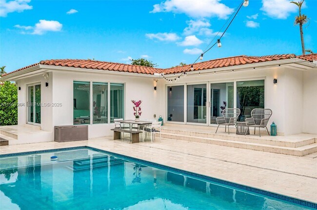 Photo - 1080 NE 104th St