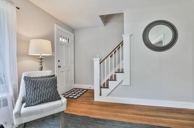 Photo - 129 S Lincoln St
