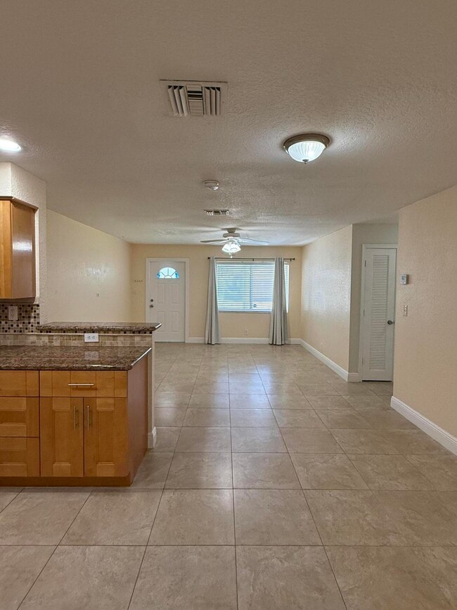 Photo - 7302 NW 57th Ct