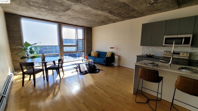 Photo - 311 Oak St Unit 725