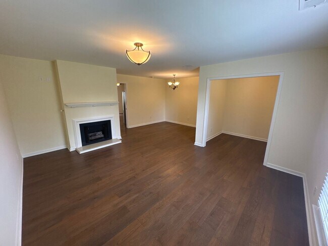 Photo - Spacious 3-Bedroom Townhome in the Heart o...