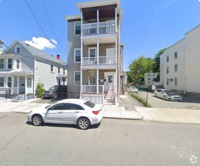Building Photo - 12 Shepard St Unit 1 Rental