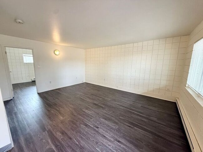 Photo - Hot Deal! 1-Bedroom Apartment Across from City Park – First Month Free or $100 Off