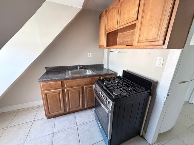106 N 16th St