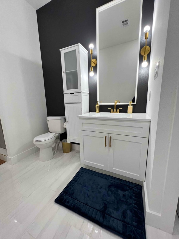 Photo - 2216 Dyson St