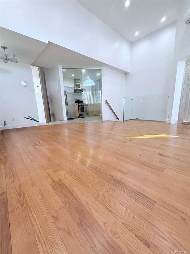 Photo - 95-10 95th Ave