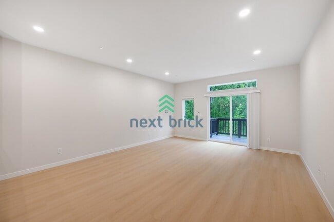 Photo - Spacious 3-Bedroom Townhouse Retreat with 3 Full Baths in Bothell - 1,551 Sq. Ft. of Modern Comfort!