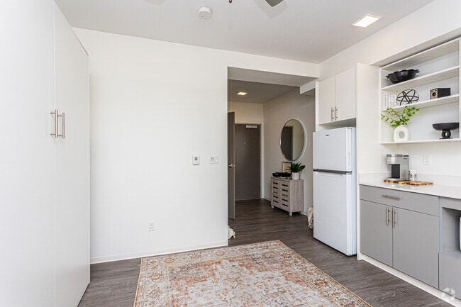 STUDIO - 273SF