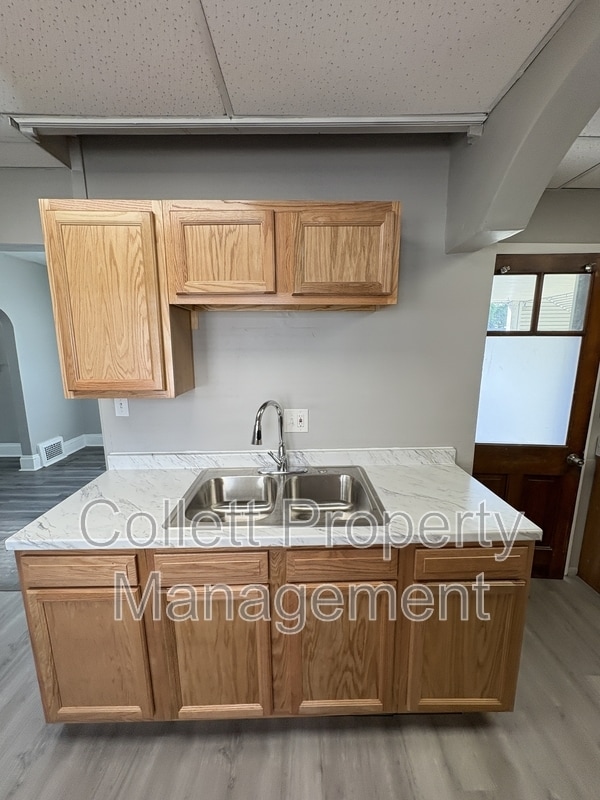 Photo - 3058 W 116th St