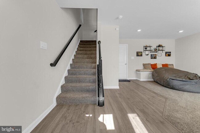 Photo - 8805 Mimosa Ave