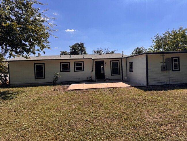 Photo - 331 Longview Dr