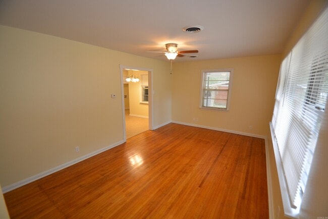 Photo - 5709 Windamere Dr