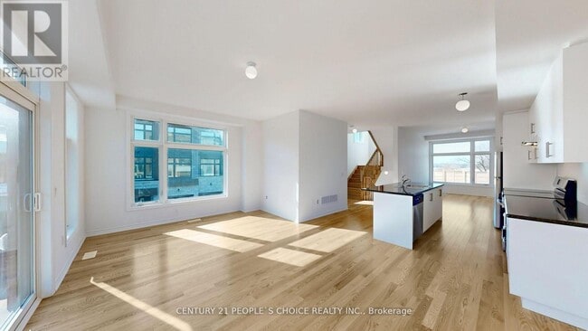 Photo - 37 Drainie St