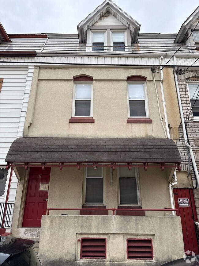 Building Photo - 34 S Penn St Unit 2 Rental