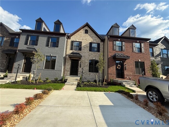 Photo - 1013 Arborway Ln