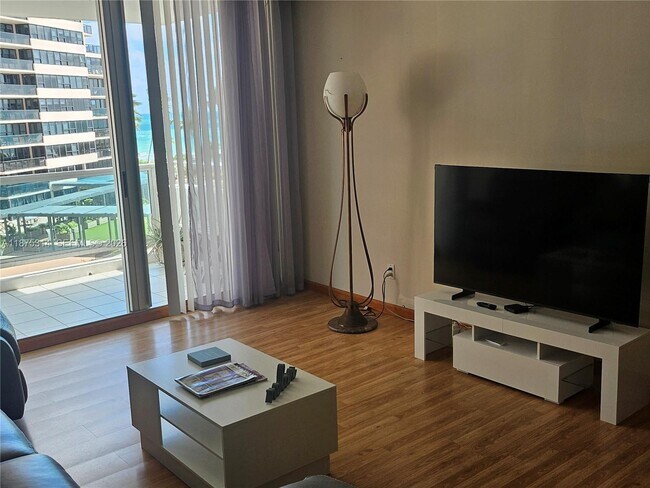 Photo - 5161 Collins Ave Unit 603