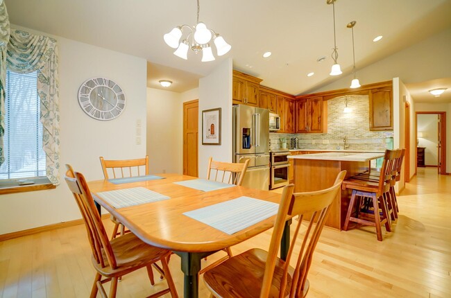 Photo - 6604 Traveler Trl