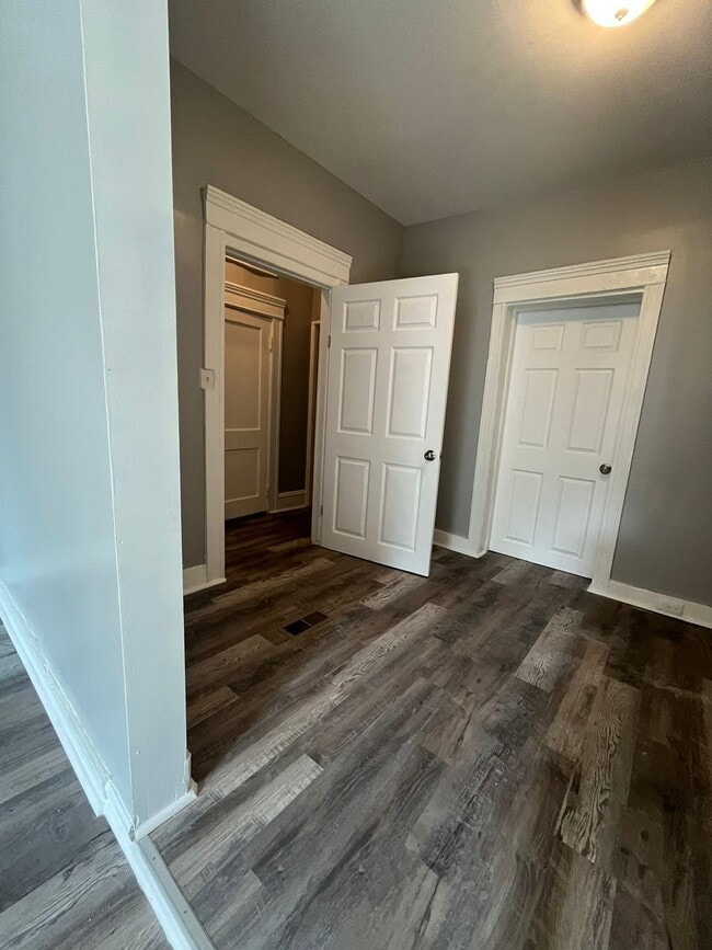 Photo - 2535 Brookfield Ave