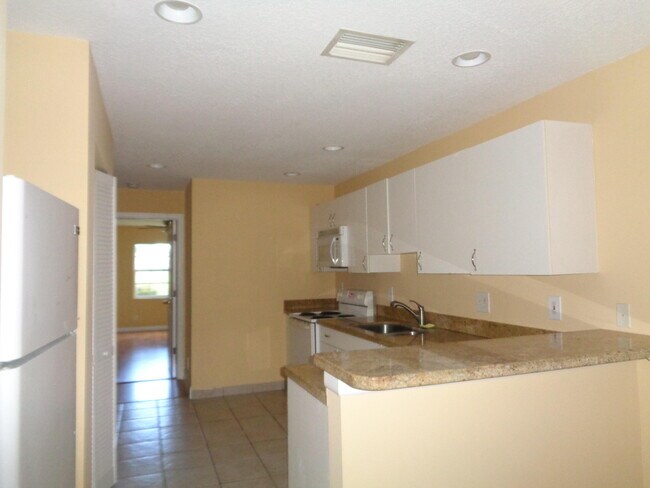Photo - 12574 Westhampton Cir Unit G