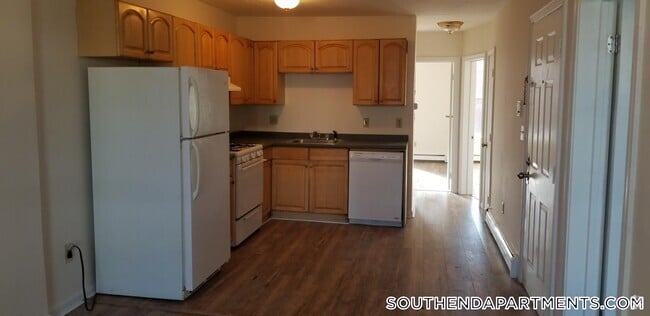 Building Photo - 92 Hammond St Unit 5 Rental