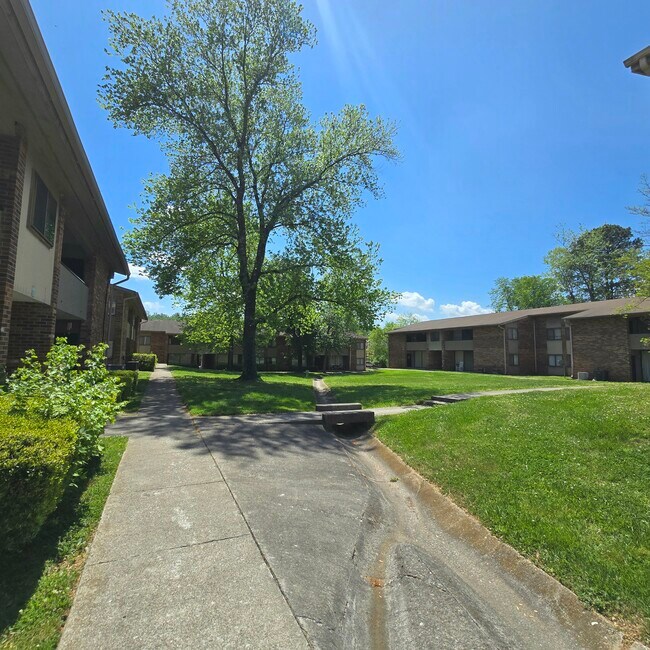 Sunset Rill - Sunset Rill Apartments